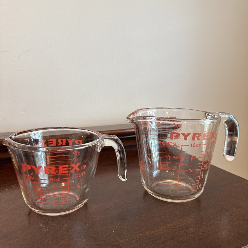 Vintage PYREX 1 Cup 8oz 508 And 2 Cup 516 Measuring Cups Red Lettering USA Lot